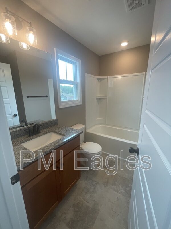 Building Photo - 1142 Old Charlotte Trace