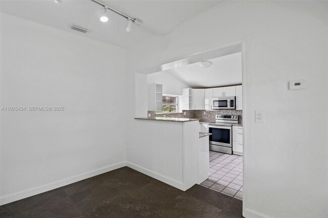 Building Photo - 4630 SW 13th Terrace