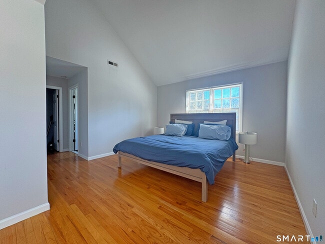 Building Photo - 28 Home Pl