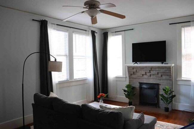 Building Photo - 1419 Franklin St