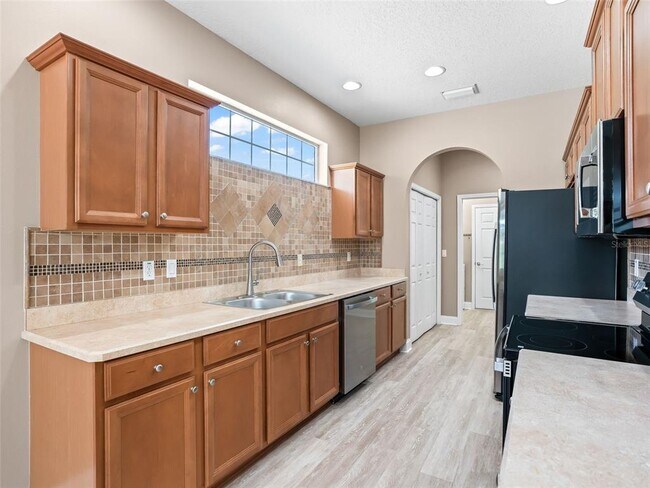 Building Photo - 3836 SW 33rd Terrace