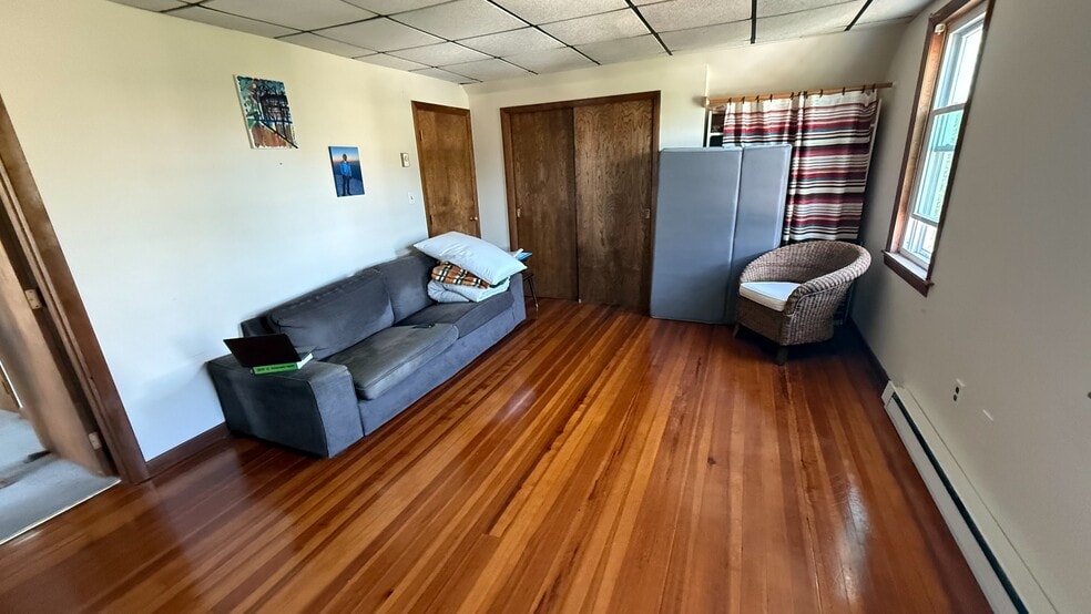 living room - 2 Thorndike St
