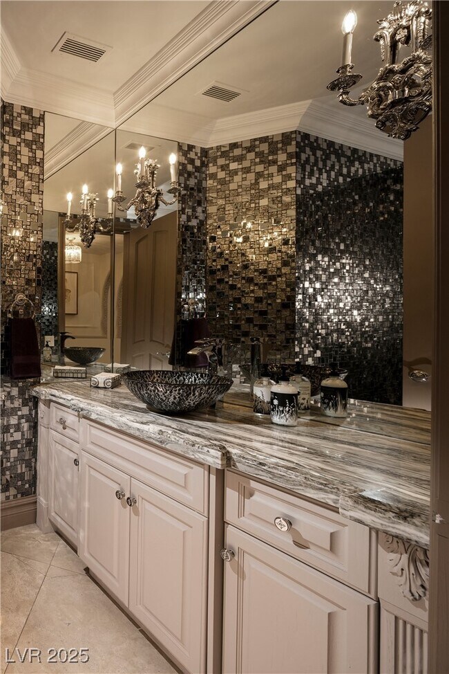 Building Photo - 8801 Palm Greens Ct