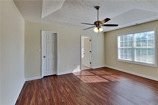 Building Photo - 208 Shenandoah Ct