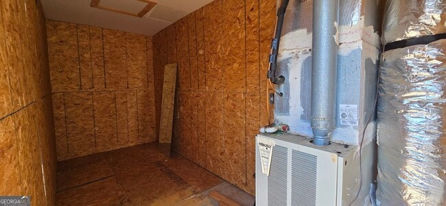 Building Photo - 1055 Livery Cir