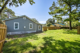 Building Photo - 260 Vernis Ave