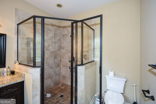 Building Photo - 2210 Spalding Dr