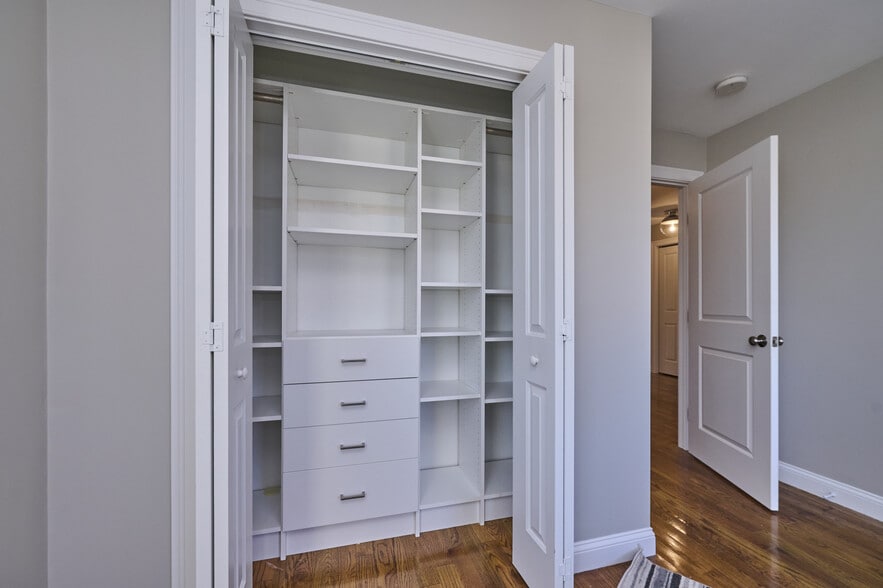 Building Photo - 25 Bellevue Ave