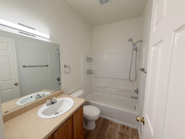 Building Photo - 1105 Meadowlark Way SE