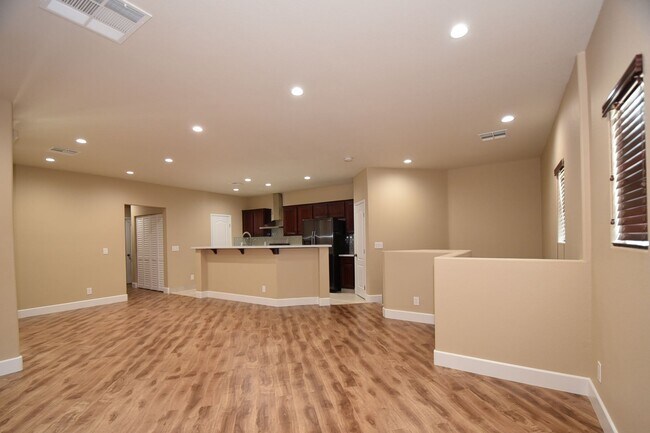 Building Photo - Discover Your Dream Home in This Stylishly...