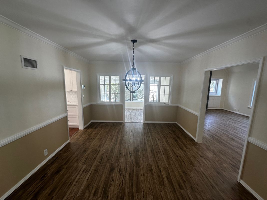 Building Photo - 2151 N Altadena Dr