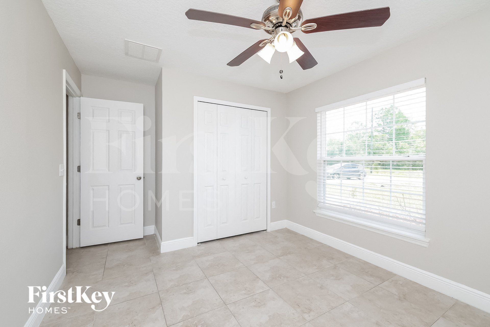 Building Photo - 2005 Maple Ln