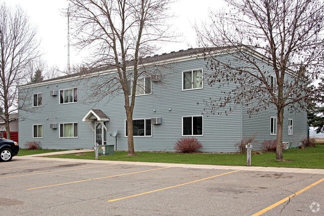 Primary Photo - Maple Apartments