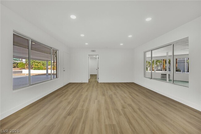 Building Photo - 2325 Sombrero Dr