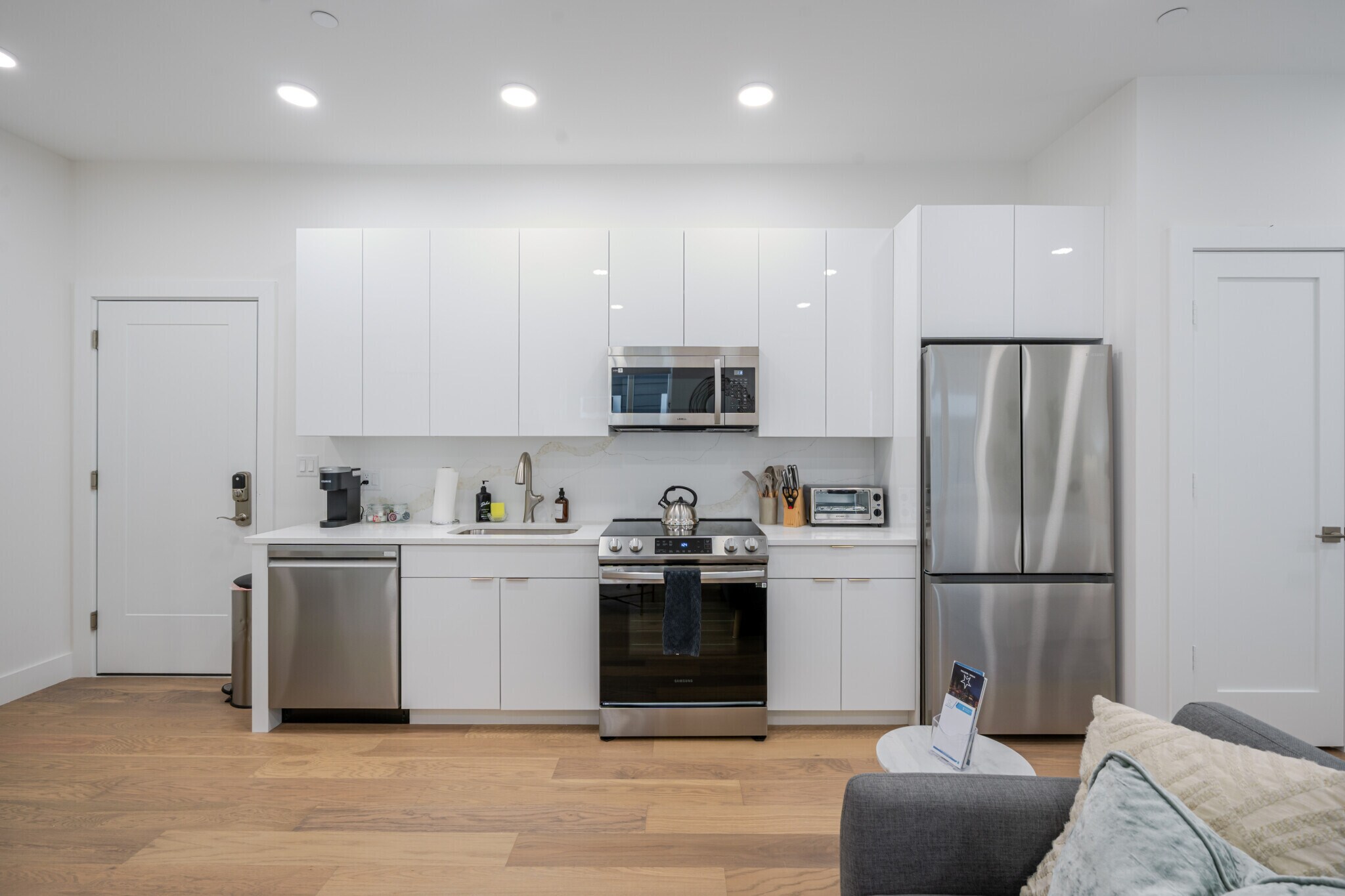 Building Photo - 38 Hichborn St