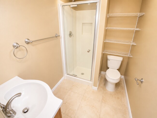 Building Photo - LARGE 4 Bedroom Home on Mesita! (Enclosed Back Yard!!)