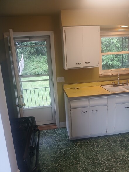 Building Photo - 4233 Century Ln