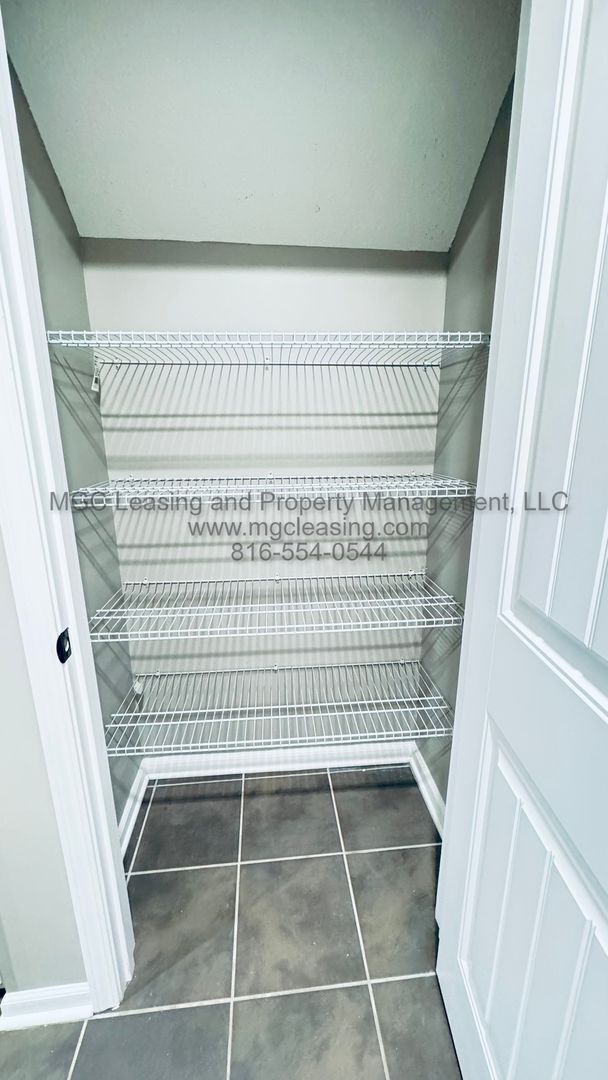 Building Photo - Special Offer at Baltimore Townhomes - One Month Free Rent!