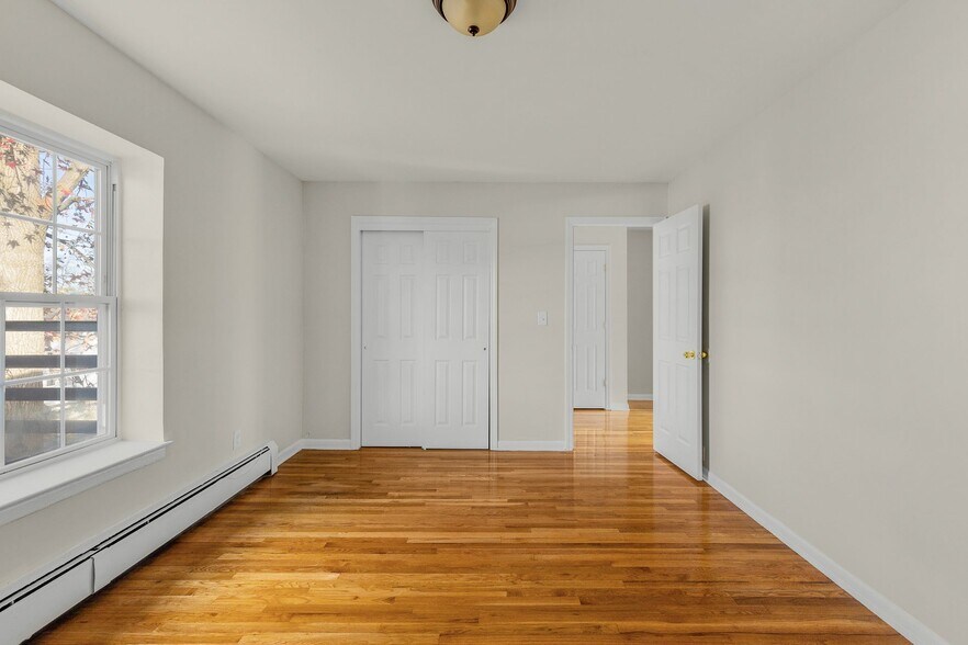 Building Photo - 60 W Madison Ave