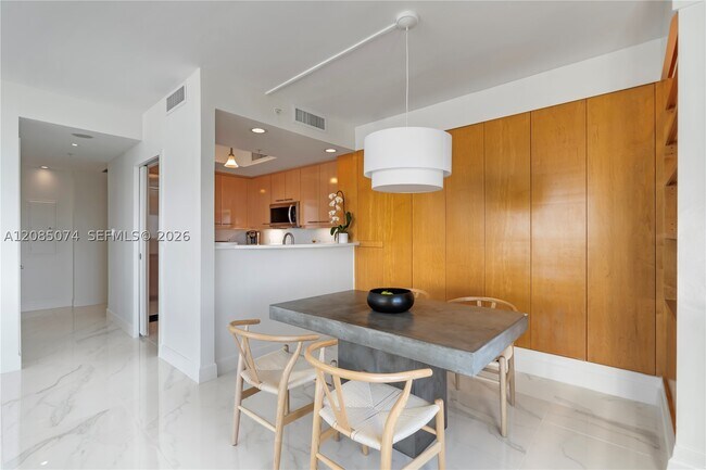 Building Photo - 3350 SW 27th St