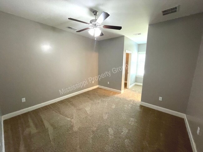 Building Photo - 4BR/4.5BA For Rent
