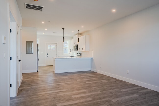 Building Photo - 468 Federal Rd