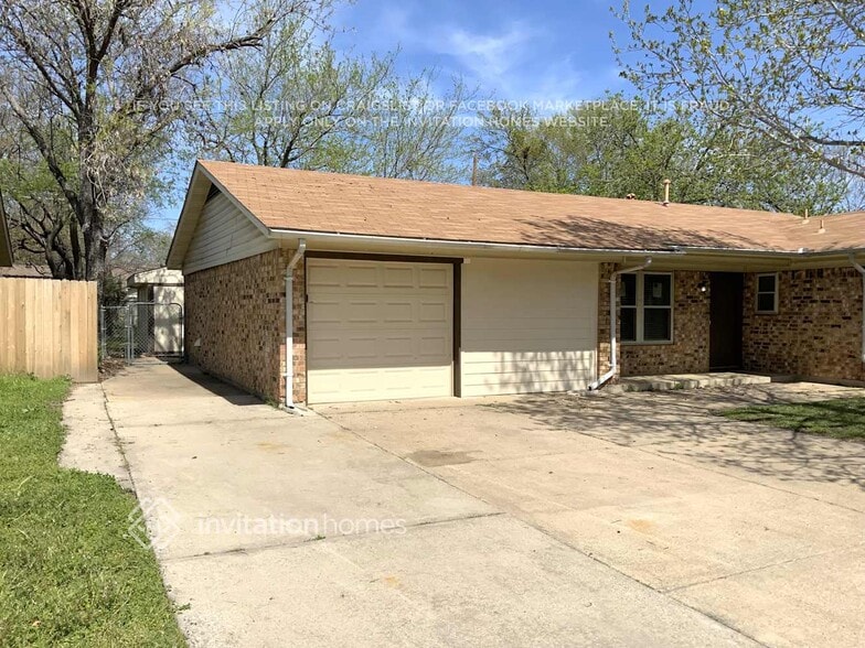 Building Photo - 3325 Hummingbird Ln