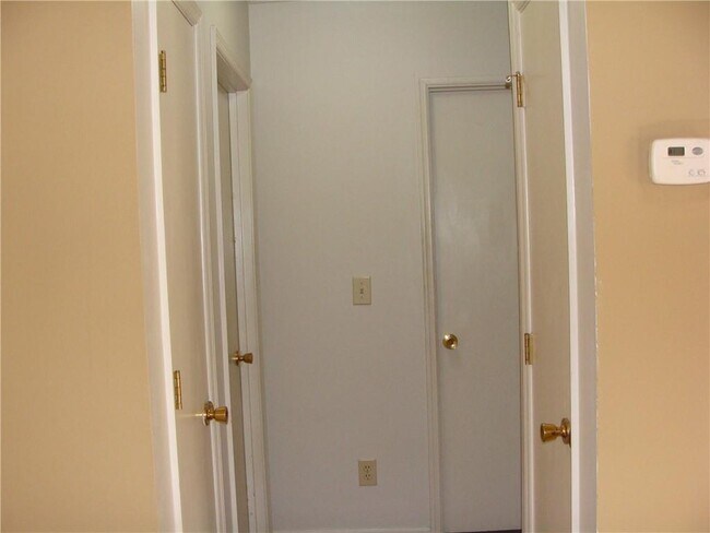 Building Photo - 3483 Fannin Dr