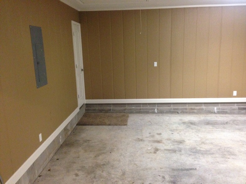 Garage - 29 County Road 762