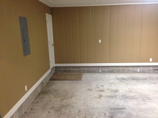 Garage - 29 County Road 762