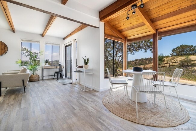 Building Photo - 3856 Via del Mar