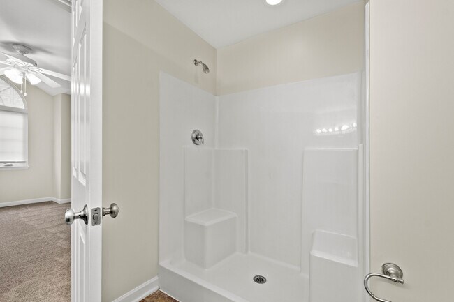 Primary bathroom - 74 Nicholas Dr