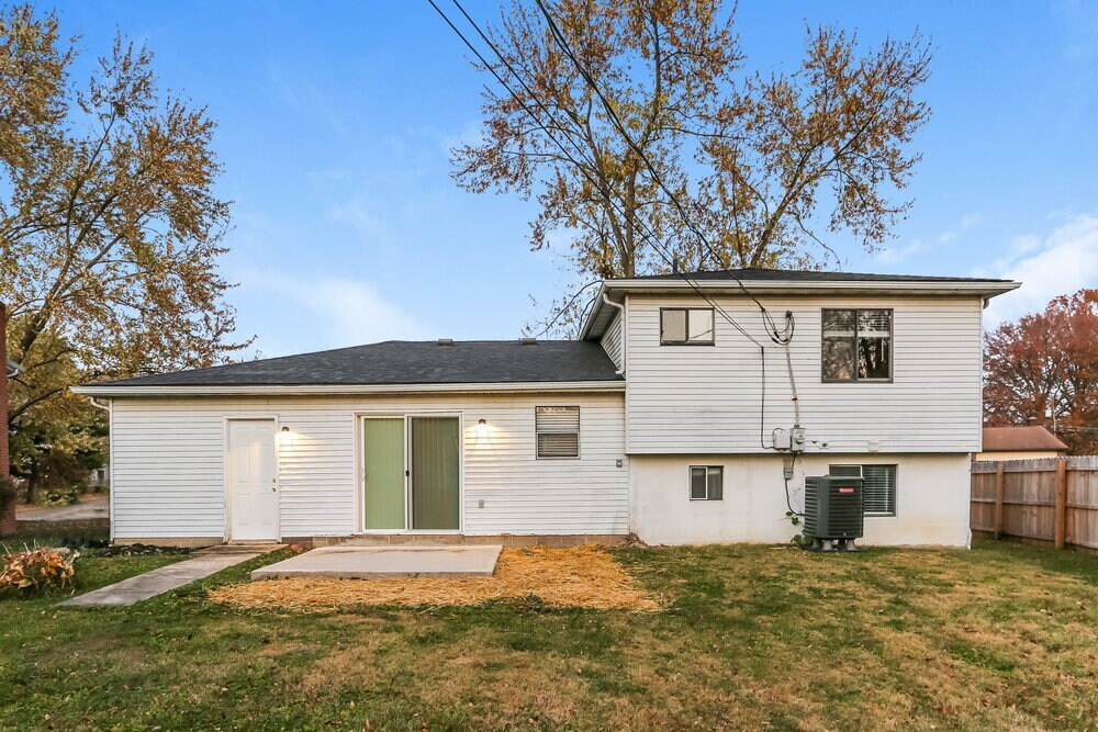Building Photo - 4865 Heaton Rd
