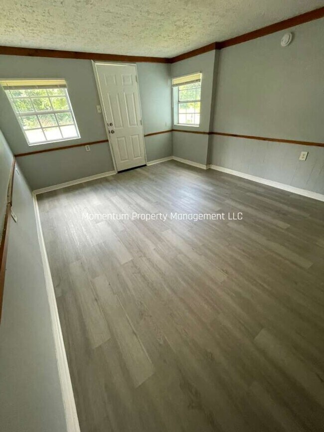 Building Photo - 38944 New Dennison Ln