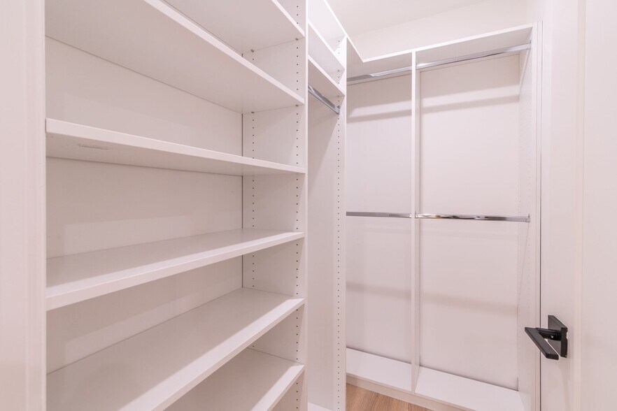 Building Photo - 629 W Girard Ave