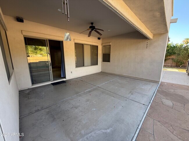 Building Photo - 101 S Presidio Dr