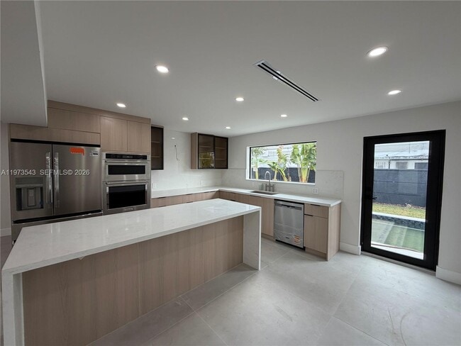 Building Photo - 9410 SW 55th St