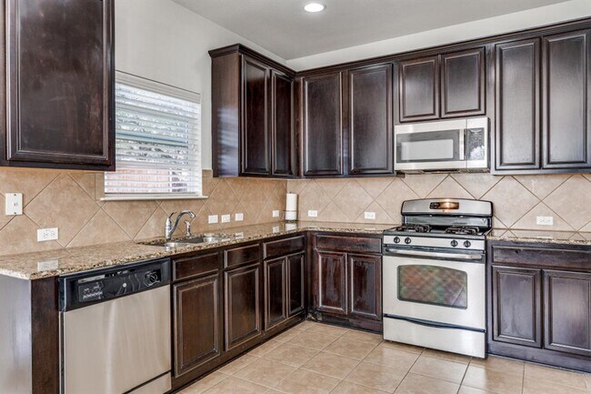 Building Photo - 10300 Laredo Dr