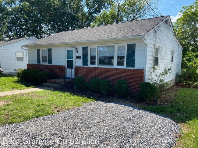 Primary Photo - 2 br, 1 bath House - 233 N Linden Ave