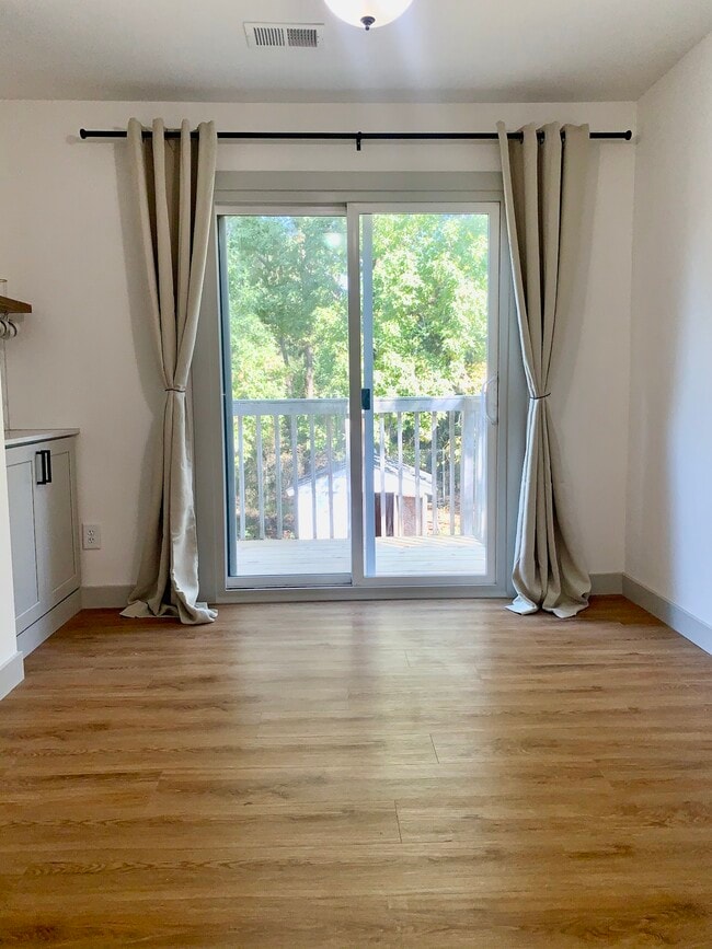 Building Photo - 1483 Theresa Dr