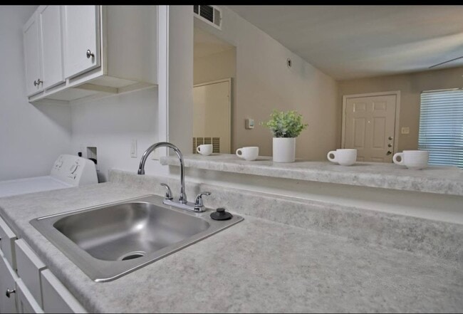 Building Photo - Casa Paz Apartments