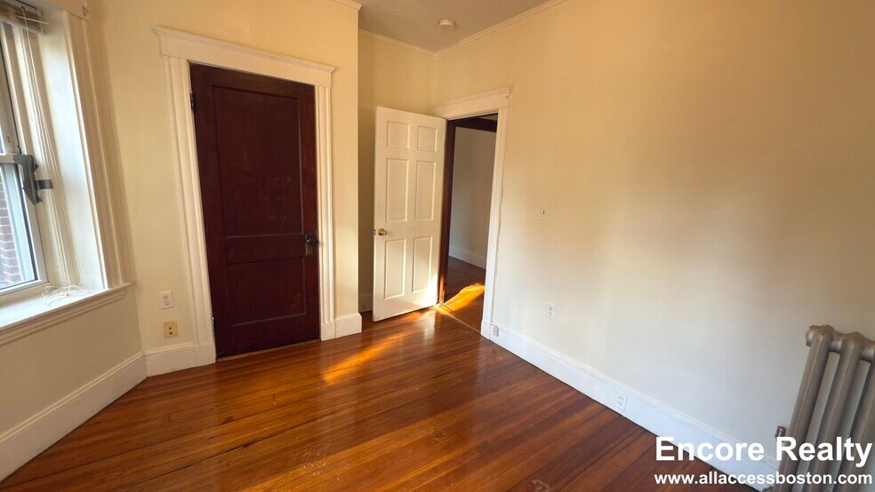 Building Photo - 163 Summer St