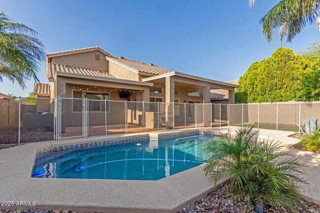 Building Photo - 3 bed, 2.5 bath Scottsdale home with POOL
