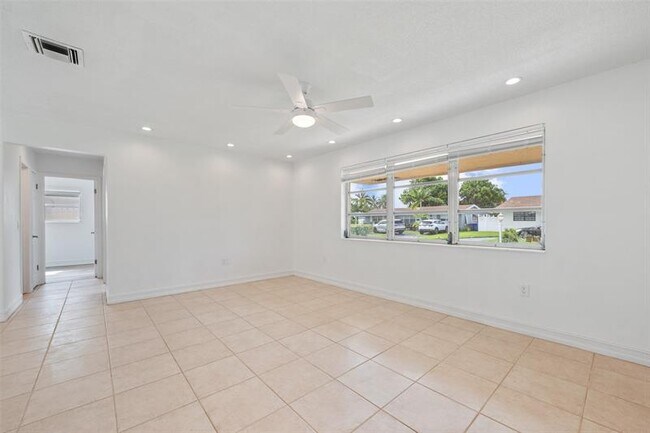 Building Photo - 7701 NW 15th Ct