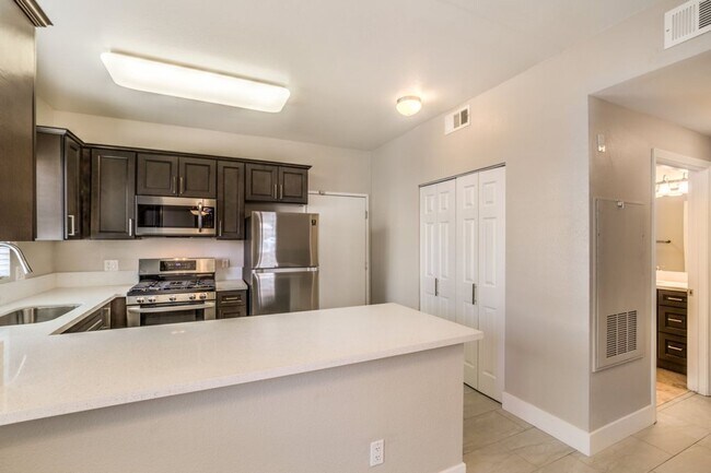 Building Photo - 5250 S Rainbow Blvd