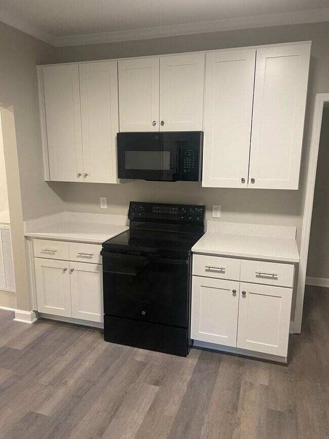 Building Photo - 290 Hialeah Ct