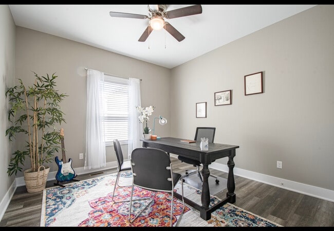 Building Photo - 10 Percy Dr