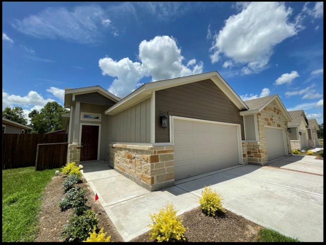 Primary Photo - 9807 Grosbeak Ln