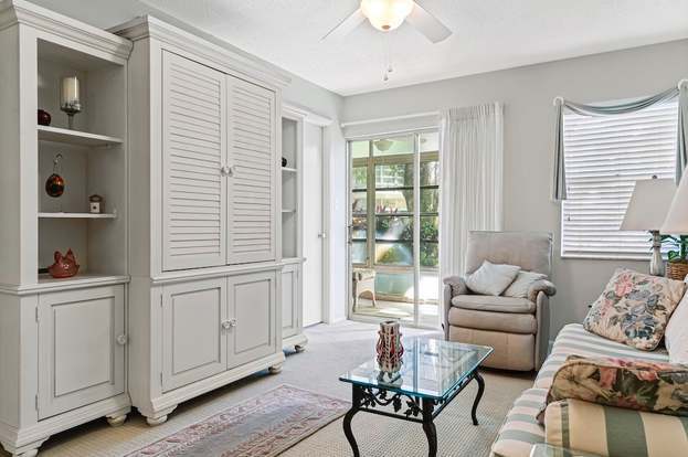 Building Photo - 1100 Ponce De Leon Cir