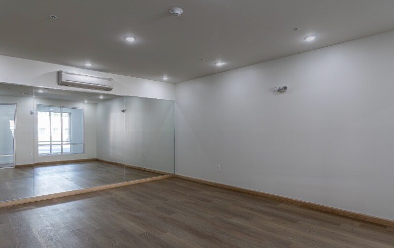 Building Photo - 55 Tunxis Ave